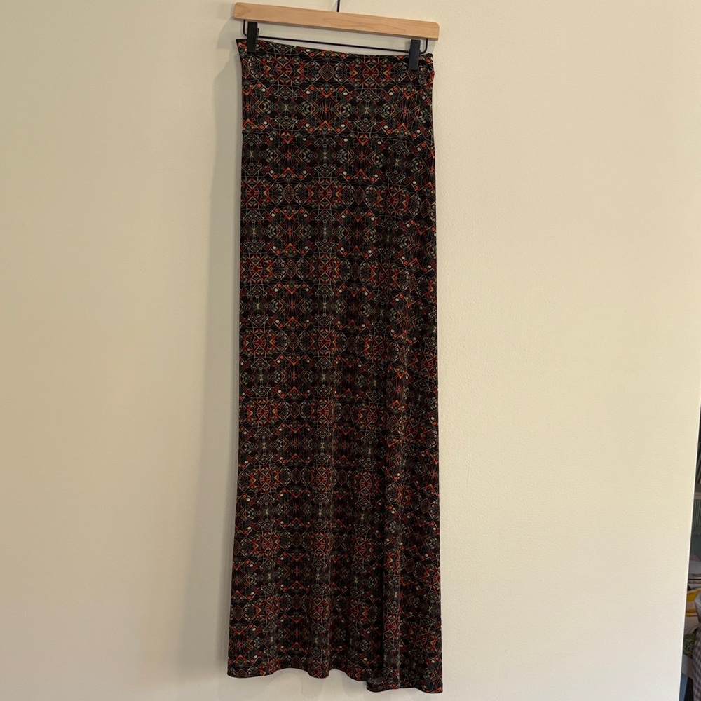 LuLaRoe Black and Red Patterned Maxi Skirt